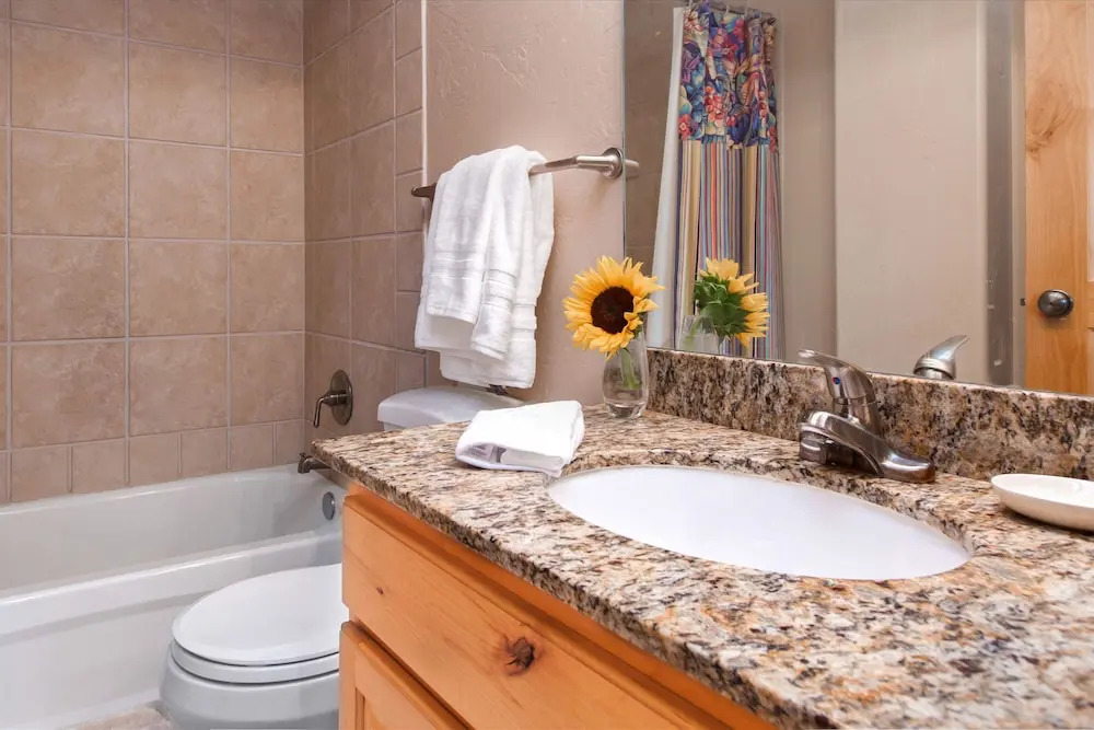 1539 West Redstone Ave Unit C2 - 3 Br townhouse by RedAwning