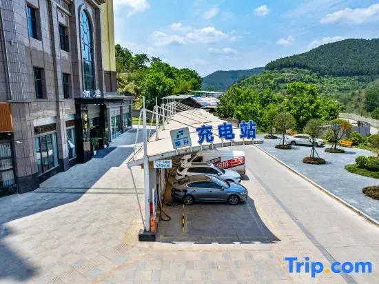 Shehong Mingke Grand Hotel (Ziyun Park)
