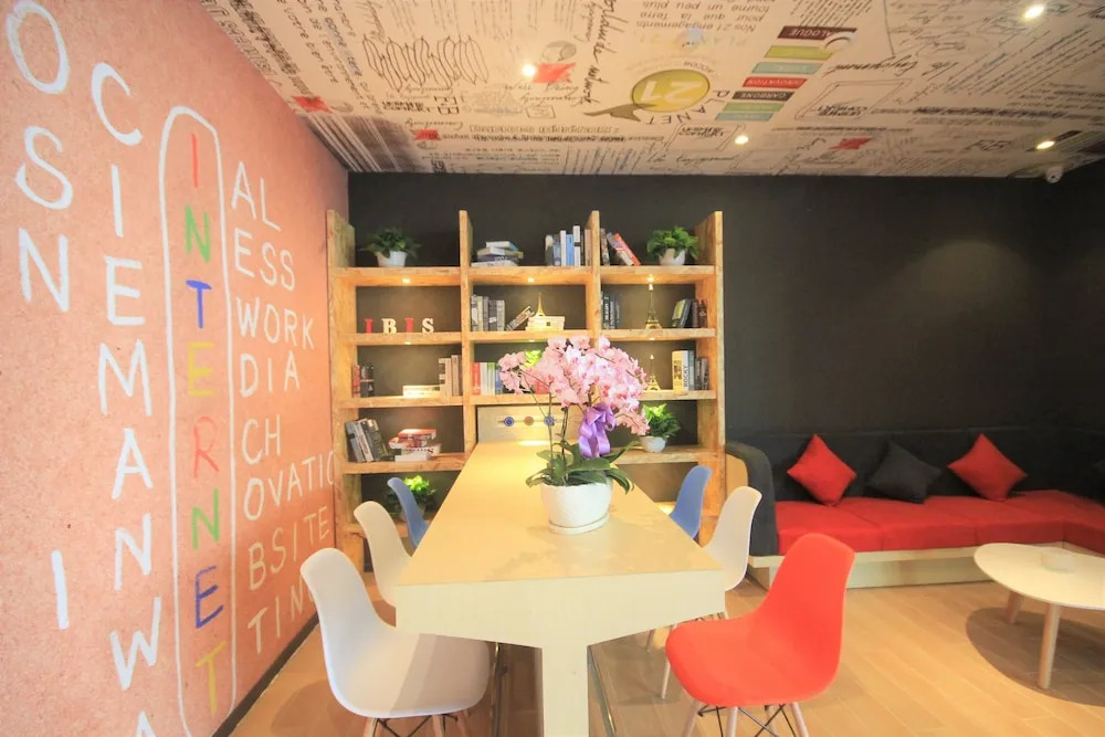 Aifeel Hotel (South Square of Shenyang North Railway Station)