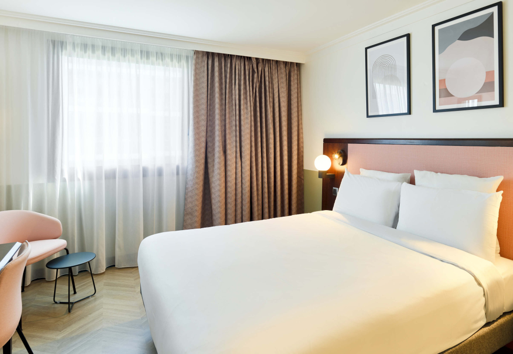 B&B HOTEL Saint-Quentin-en-Yvelines Centre Gare 4 étoiles