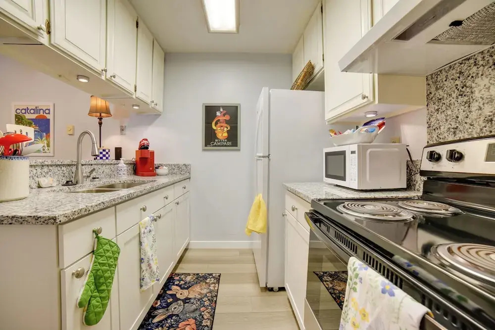 1 Mi to Reno-sparks: Family Retreat w/ Fireplace!