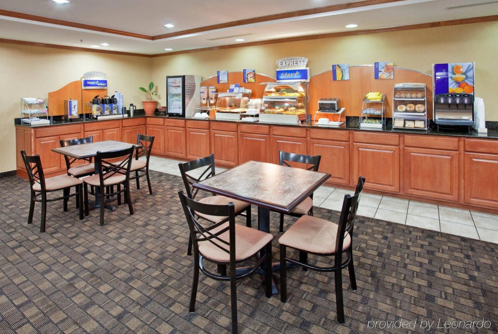 Holiday Inn Express Hotel & Suites El Dorado by IHG