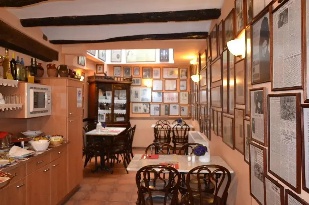 Hostal Santa Agueda