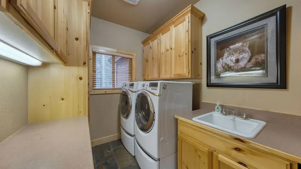 Truckee Mountain Cabin With Hot Tub + Game Room + Forest Views Gray Wolf Lodge by Avantstay