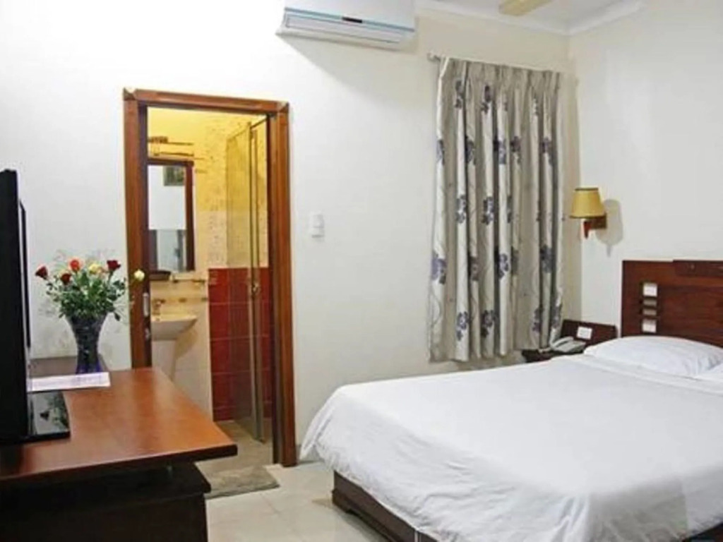 An Binh 2 hotel near Dam Sen Park