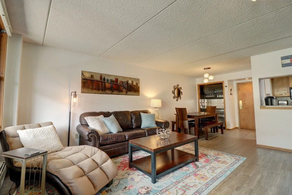 VS348 Village Square 1 Br 1 Ba PET FRIENDLY