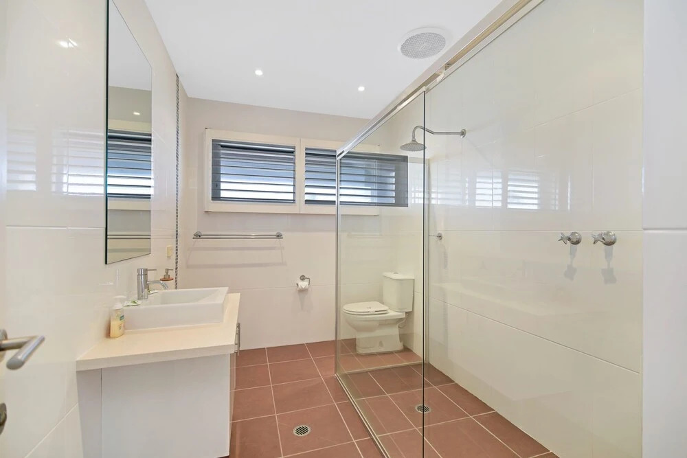 Sea Splash 75 Lorikeet Drive