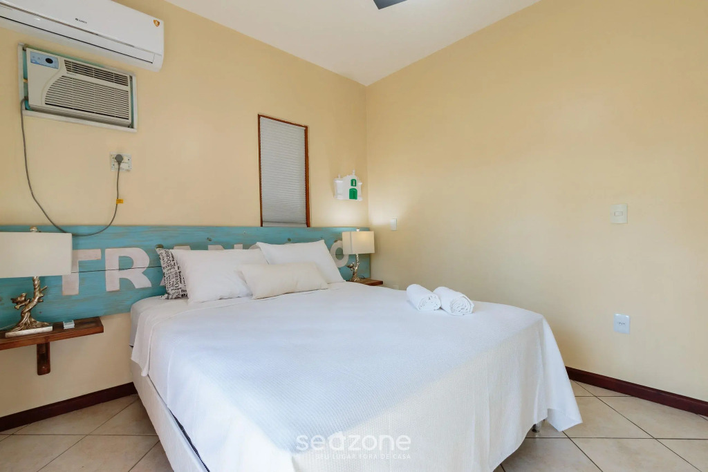 Linda Casa com piscina e churrasqueira URA0015
