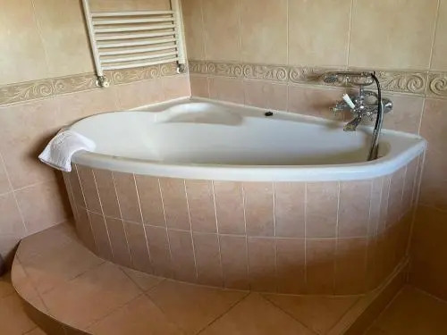 Bagolyvár Guesthouse, Restaurant, Wellness