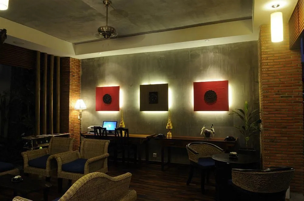 Frangipani Fine Arts Hotel