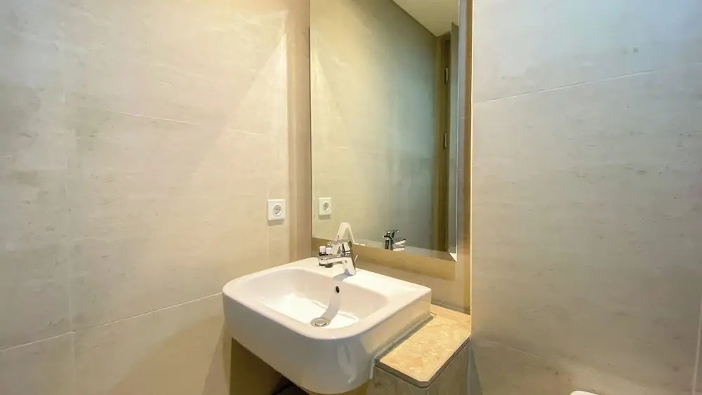 Comfort And Great Location Studio At Gold Coast Apartment