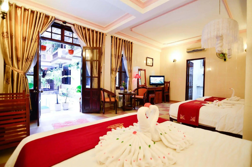 Nhi Nhi Hotel