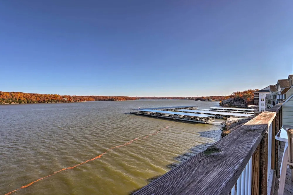 Lakefront Haven w/ Balcony in Osage Beach!