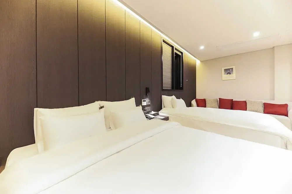 Hotel Signature