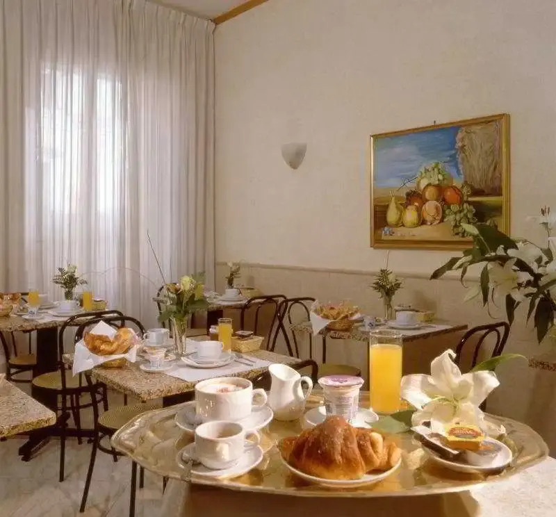 Hotel Embassy