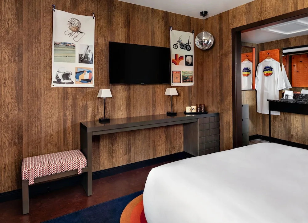 Americana Motor Hotel