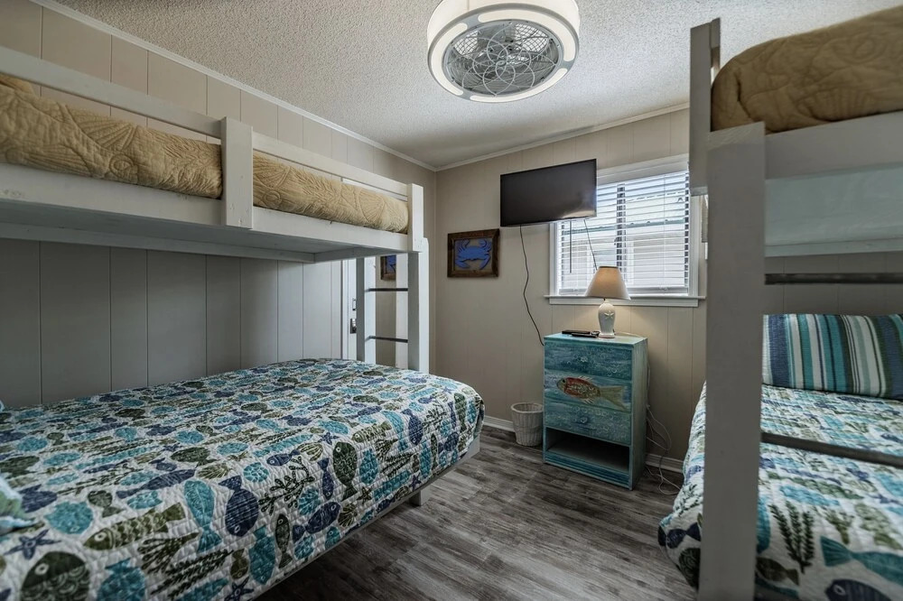 Sea Spot - Waterfront! Enjoy Dinner On The Deck And Naps In The Shaded Hammocks 3 Bedroom Home by RedAwning