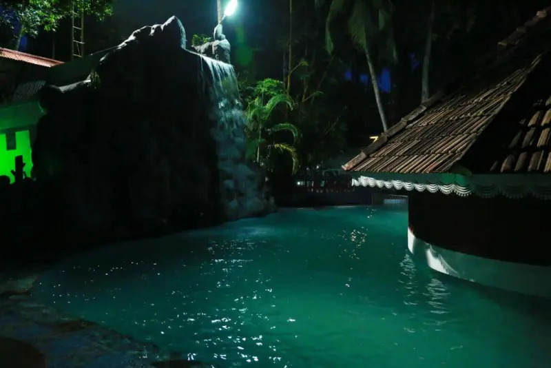 Emarald Resort