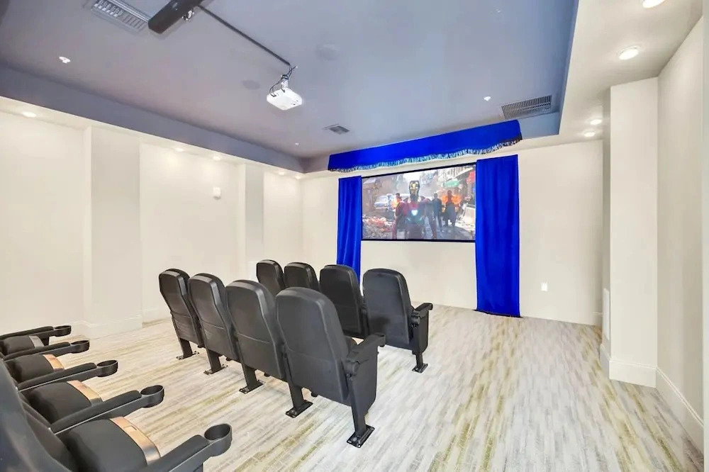Upstay 3BR Suite w Pool, Sauna & Gamesnear Disney