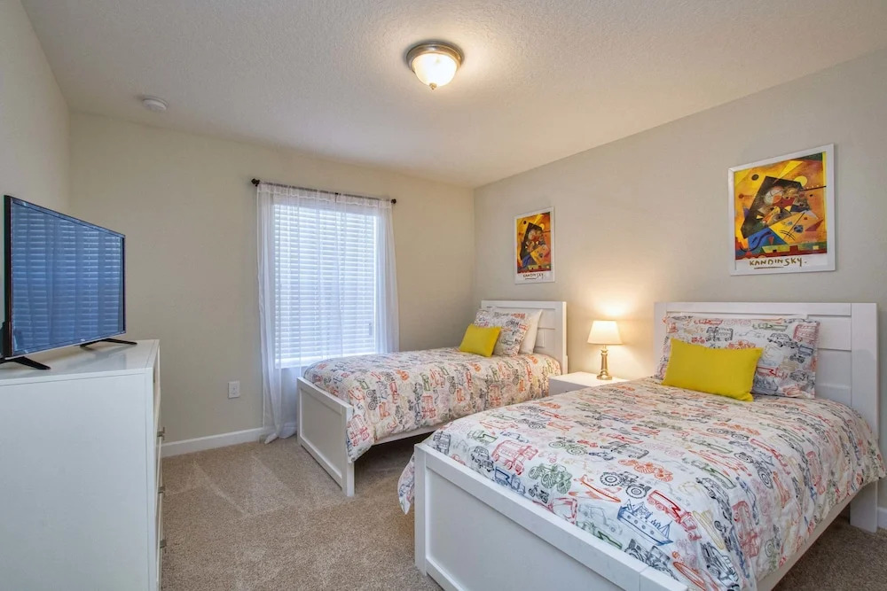 Storey Lake 4 Bedroom Townhome w Splashpool - 1625ST
