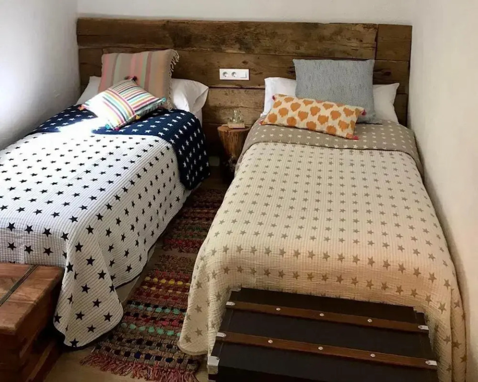 Aurora 2-bed Cottage - Sleeps 4 - Montseny Park