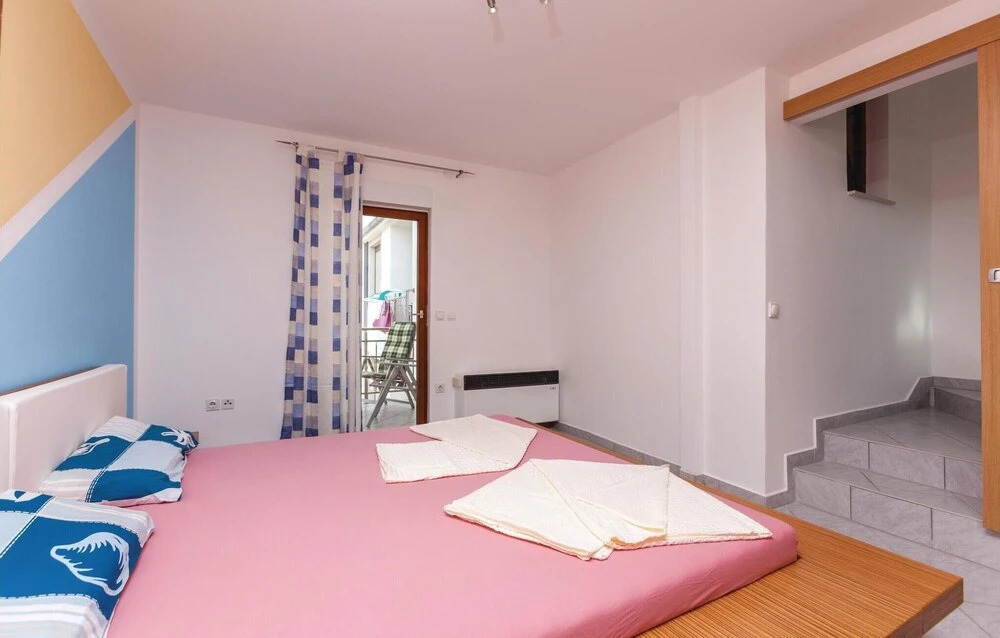 Beautiful Home in Okrug Gornji With Wifi and 1 Bedrooms