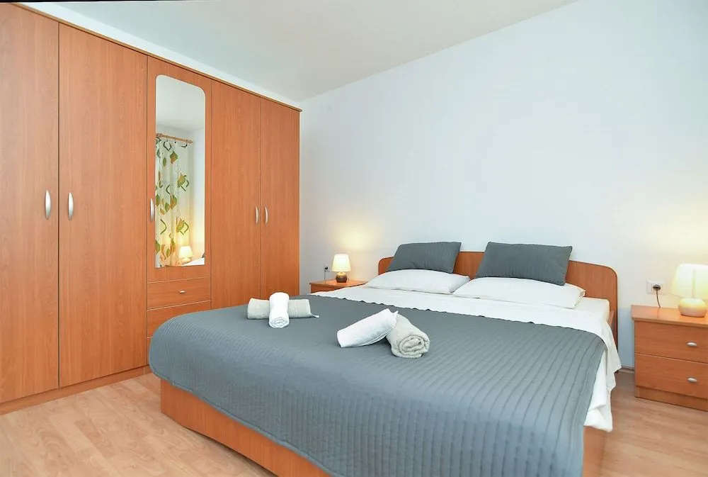 Apartment 1648