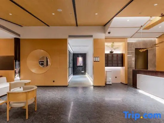 Jianguo Hidden Hotel (Shanghai Caolu GuTang Road Metro Station)