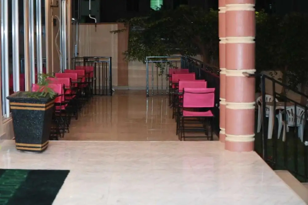 Parigha Hotel