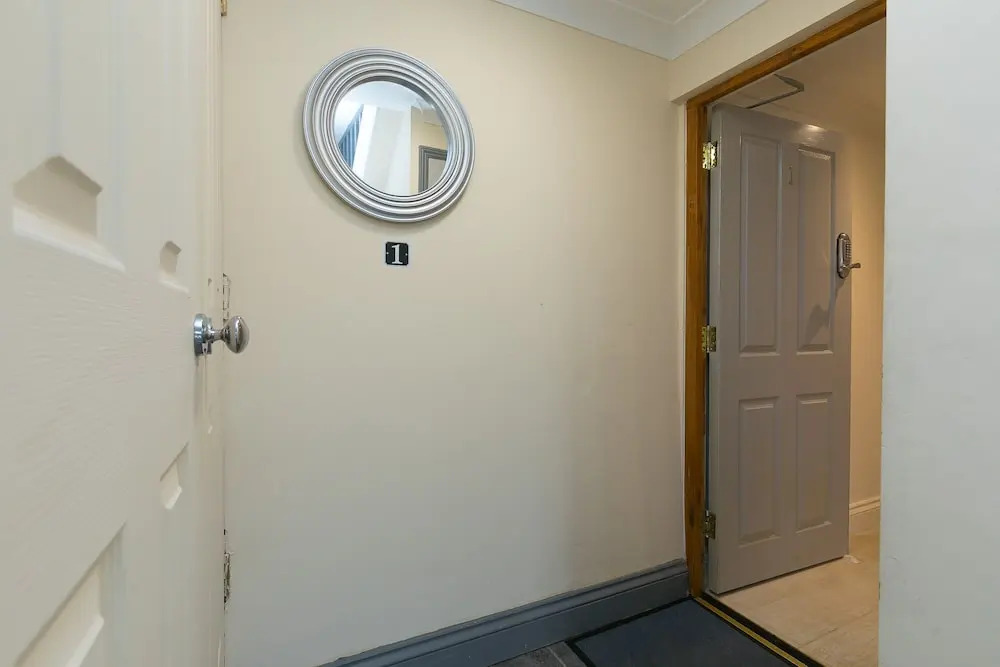 Ark Flats Apartment