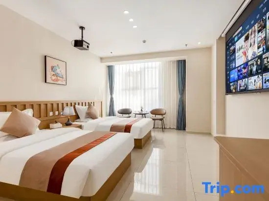 Zhengding Little Dolphin Business Hotel