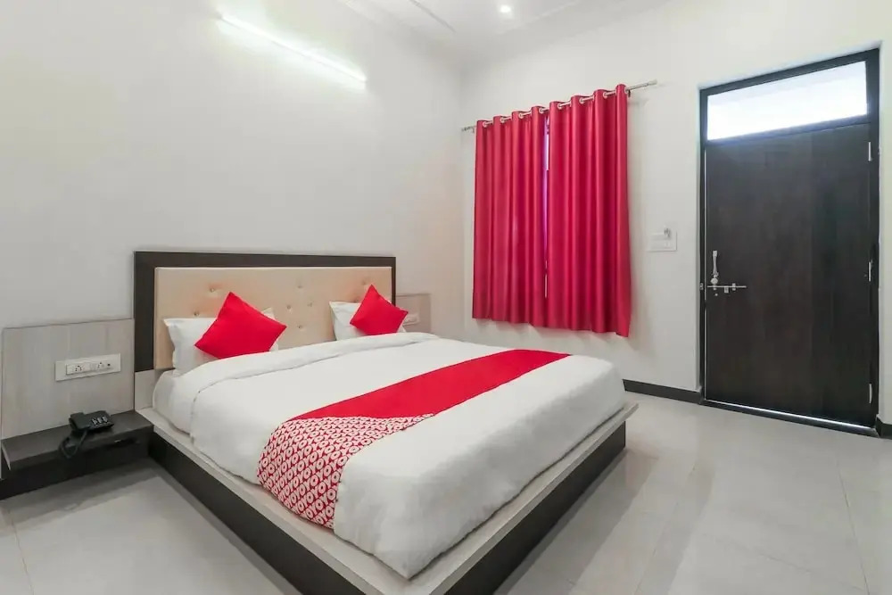 The Sunrise Resort by OYO Rooms