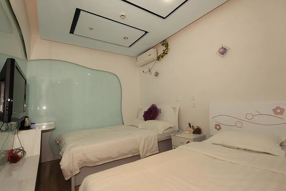 Qingdao Sweet Space Business Hotel