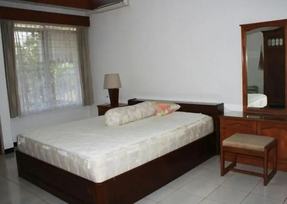 De Dago Pakar Villa by HouseinBandung