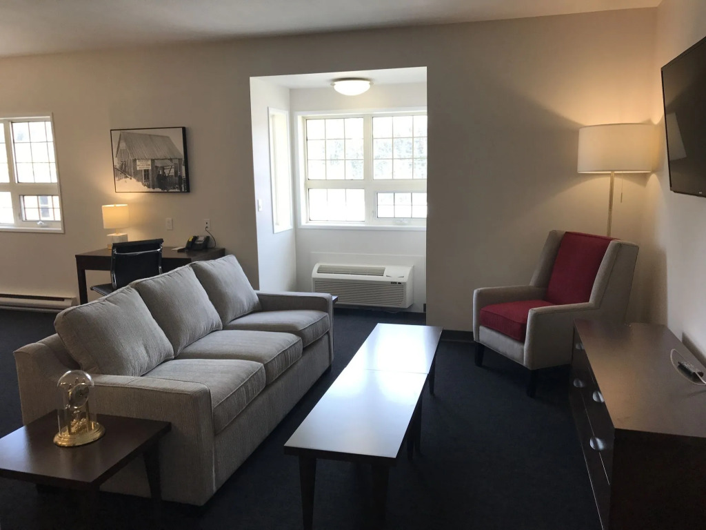 Edgewater Hotel