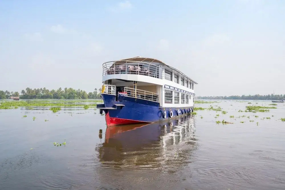Oyo 24725 Houseboat Royal River 4bhk