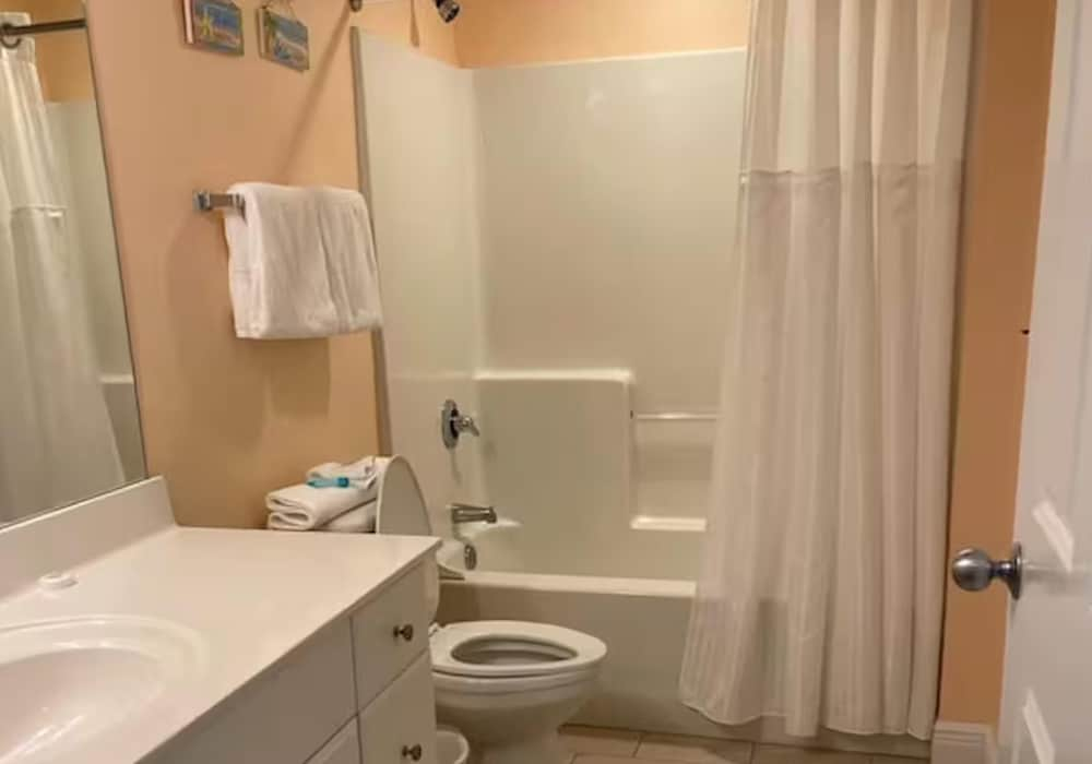 Majestic Beach Towers 2-305