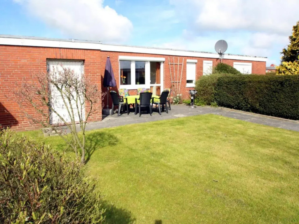 Holiday Bungalow in Dornumersiel