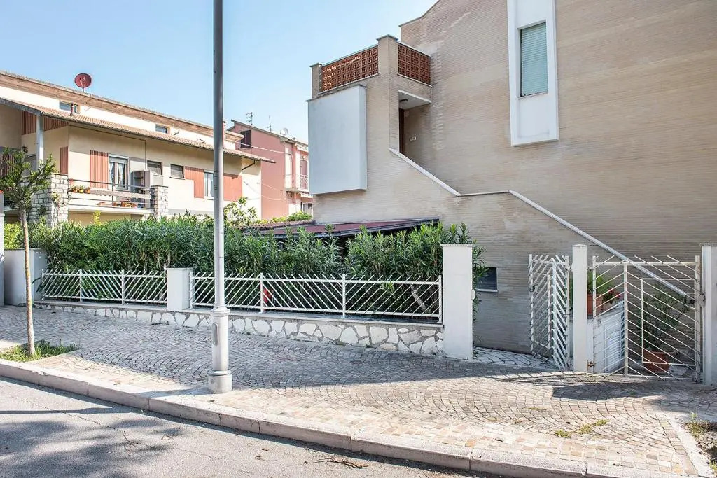 M225 - Marcelli, nuovo monolocale con giardino