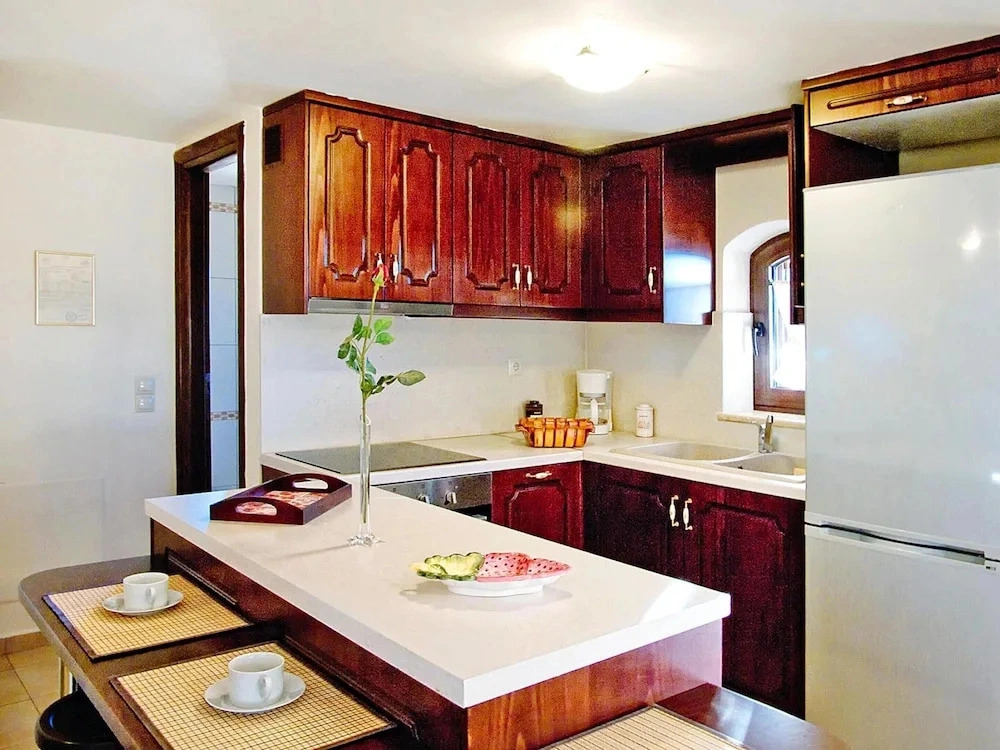 Cretan Villa Near Beach for 10