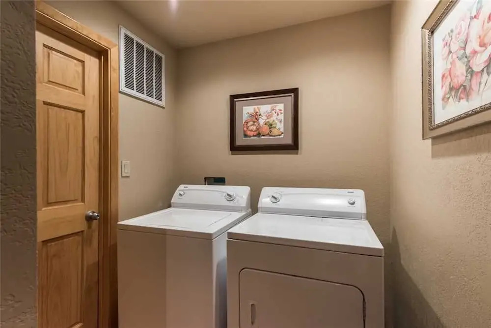 Mountain Valley View - Three Bedroom Cabin with Hot Tub