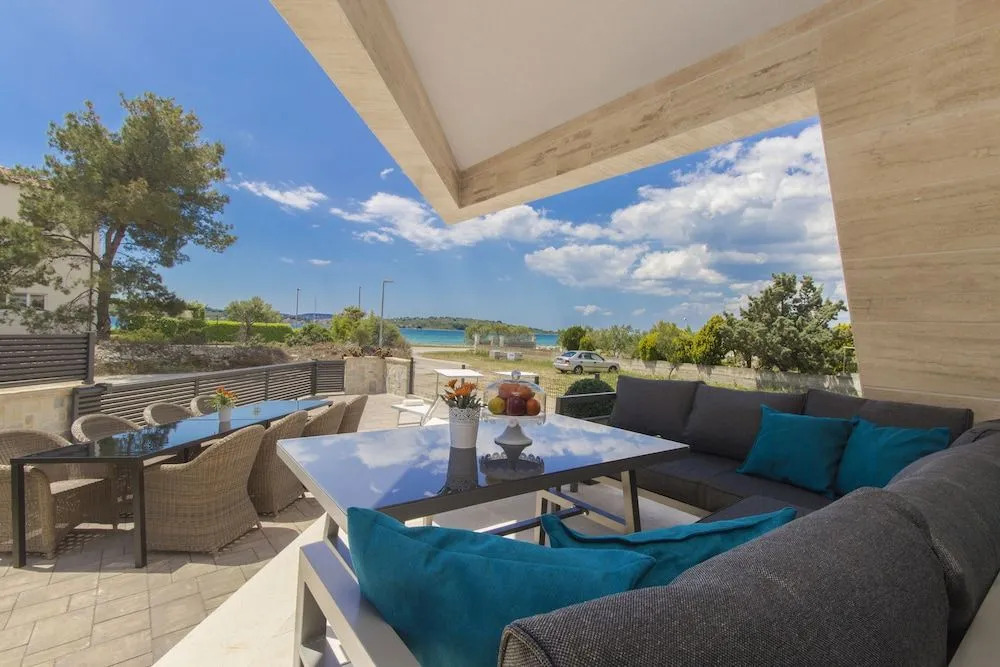 Villa Okit