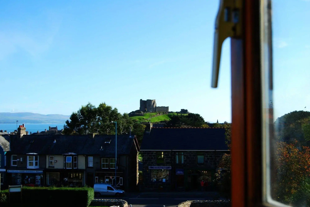 Lion Hotel & Studio Apartments