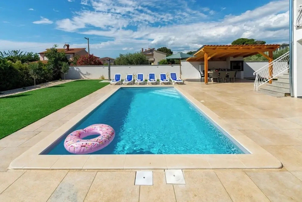 Relaxing Villa Near Porec With Pool