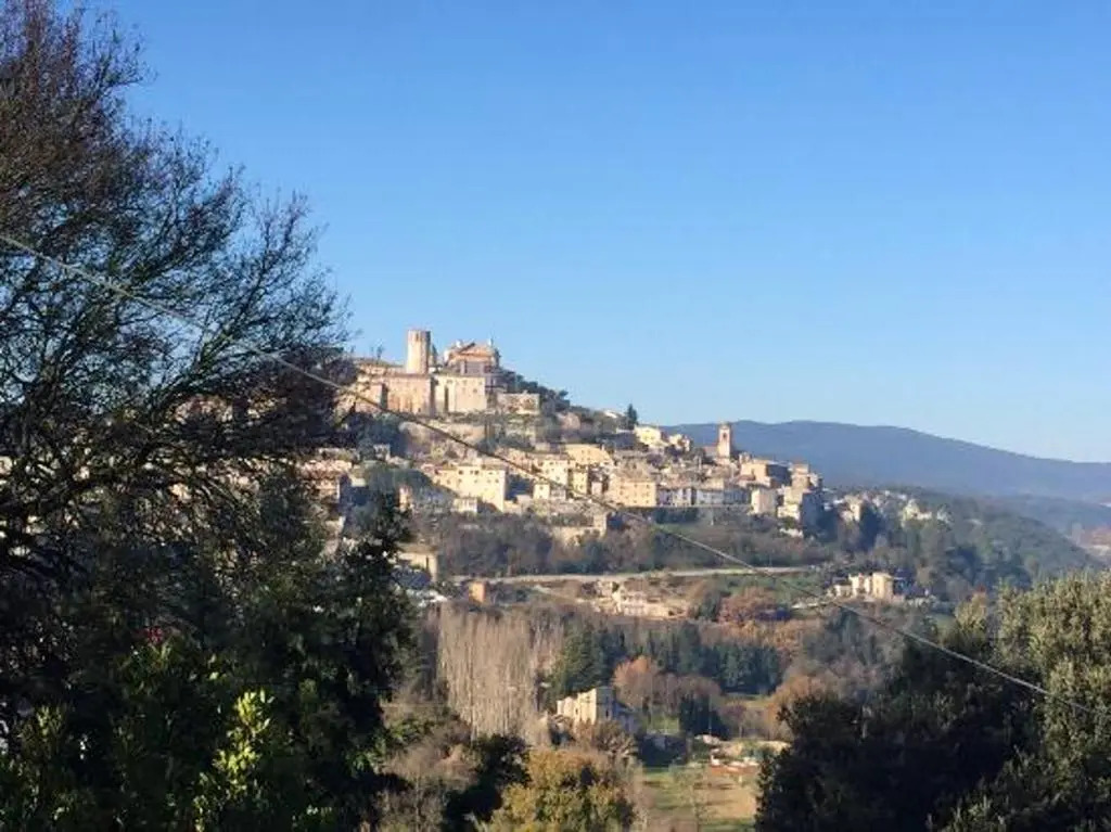 Charming House in Amelia with Lake View, 200 m²