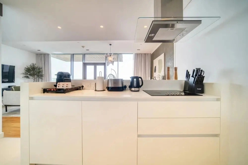 Sparkling Balcony Sea View Apt in Bluewaters