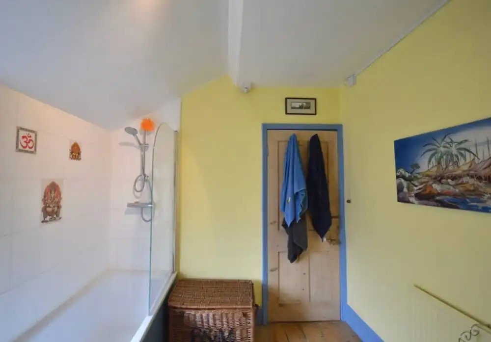 Eclectic Home In Trendy Bristol Suburb
