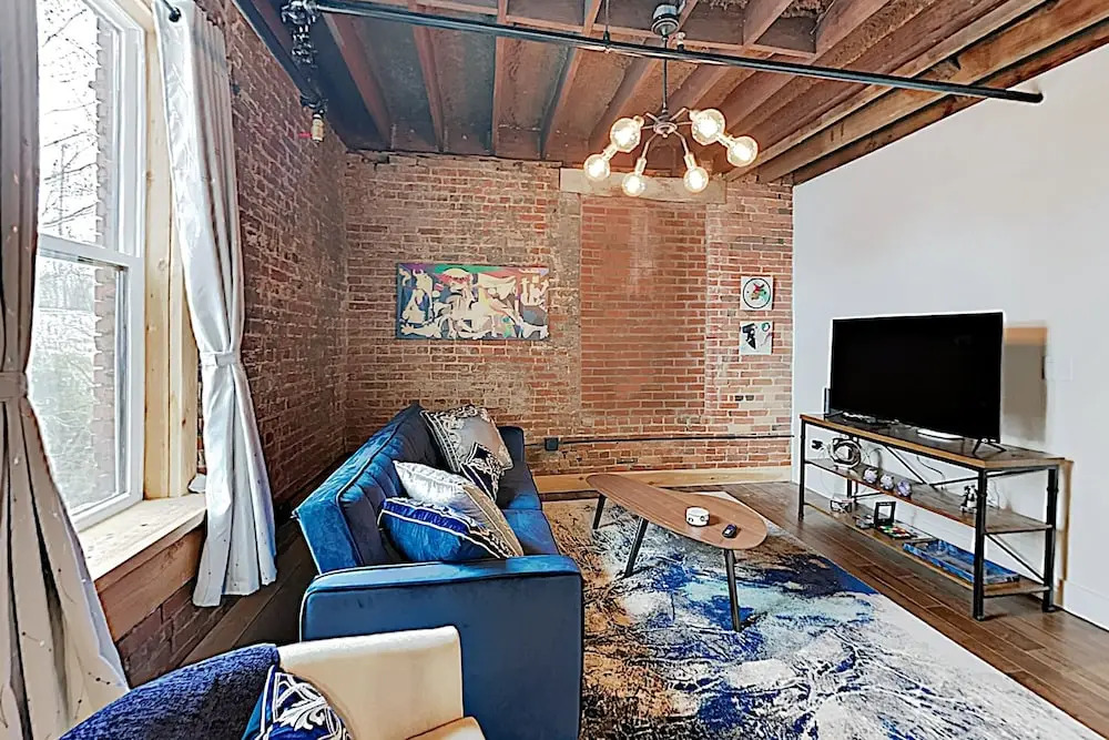 New Listing! Contemporary At The 1865 1 Bedroom Condo