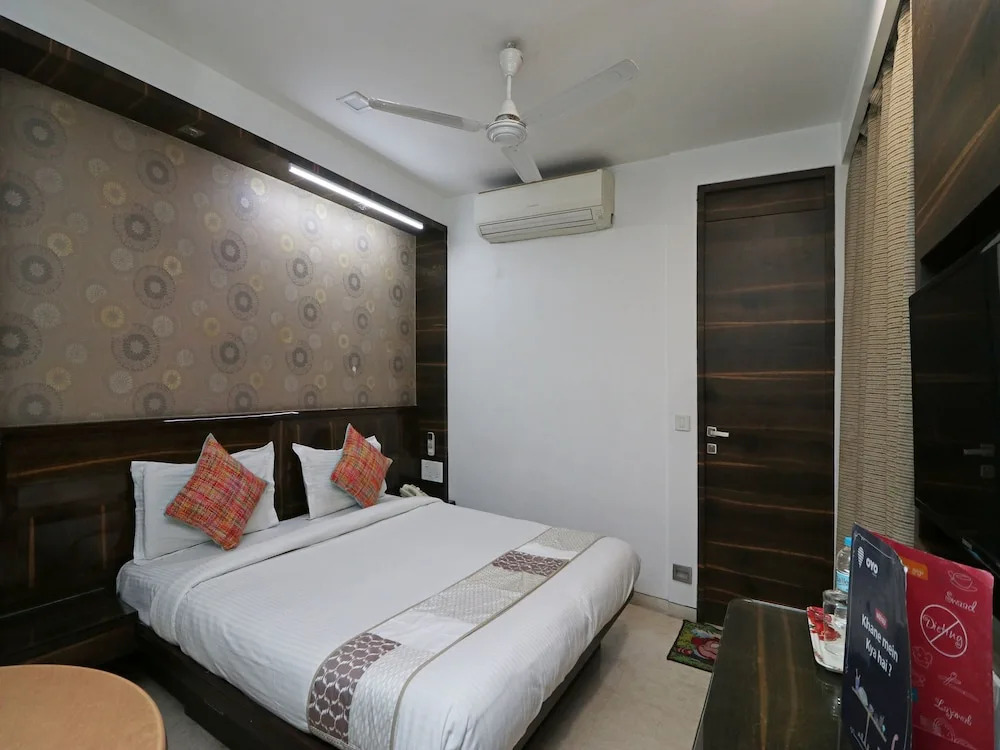 OYO 9536 Bee For Home Stay