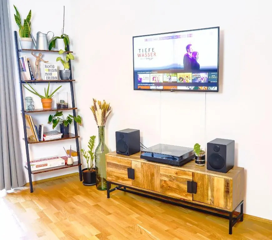 Modern Apartment close to Congress Center, TU-Uni and Center with Netflix!